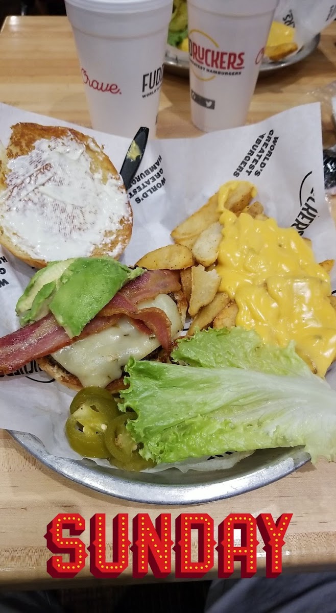 Fuddruckers-10