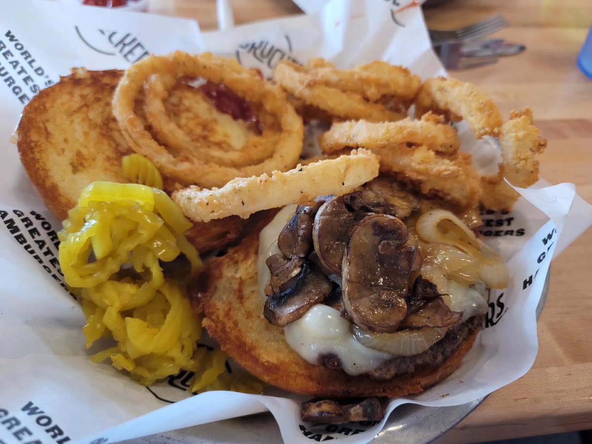 Fuddruckers-2