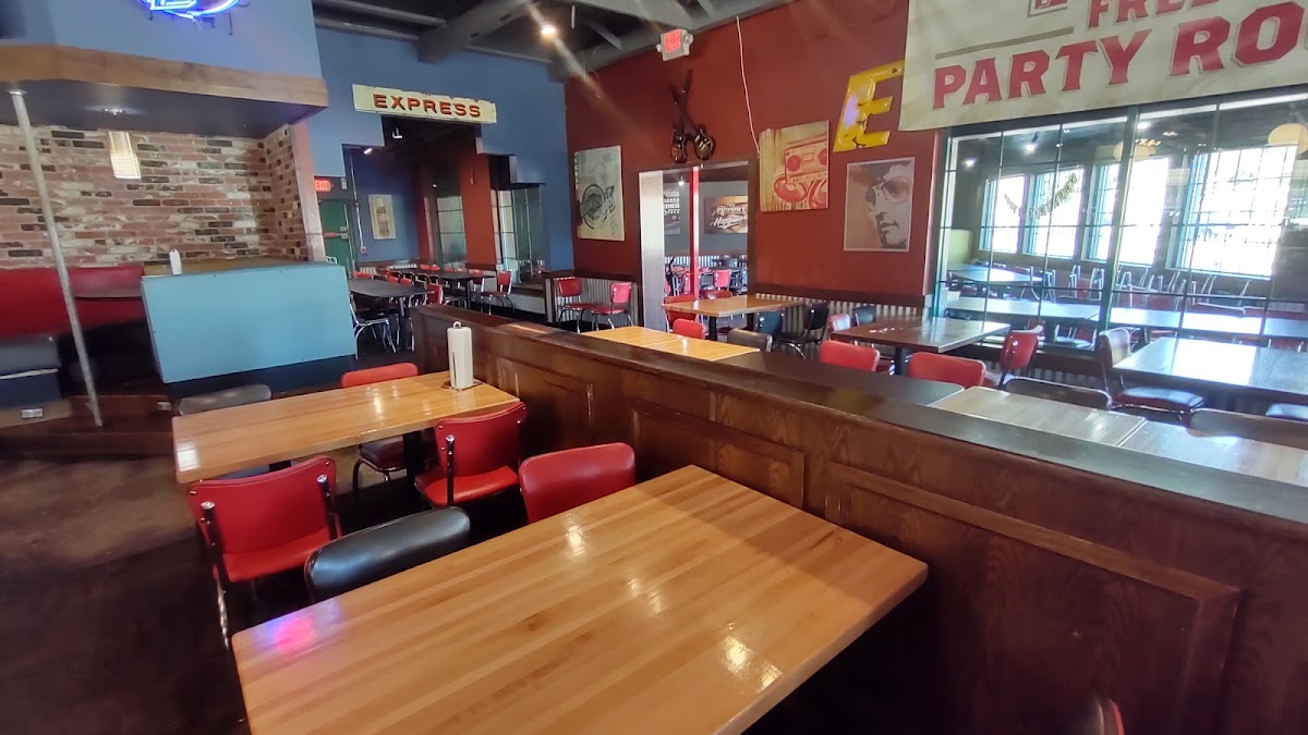 Fuddruckers-4