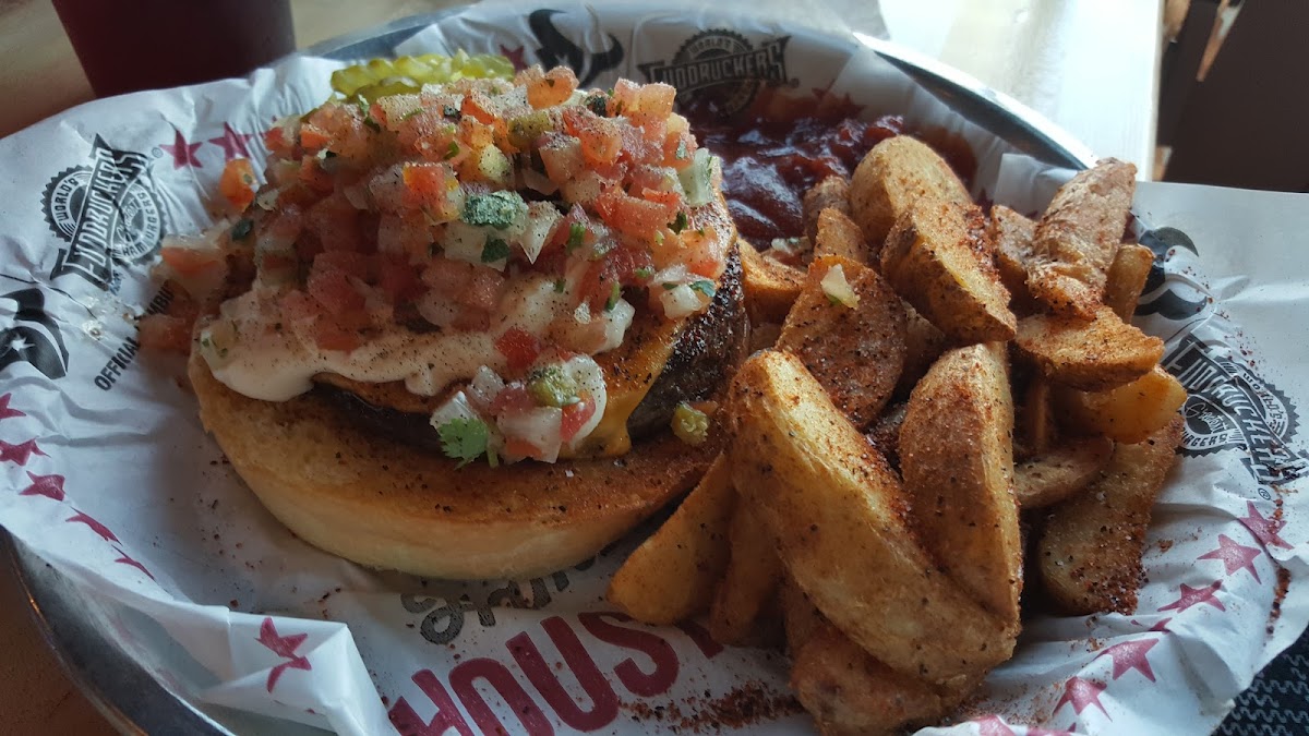 Fuddruckers-7