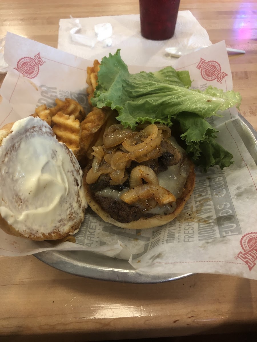 Fuddruckers-9